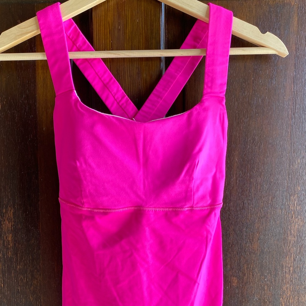 Lululemon magenta full support top